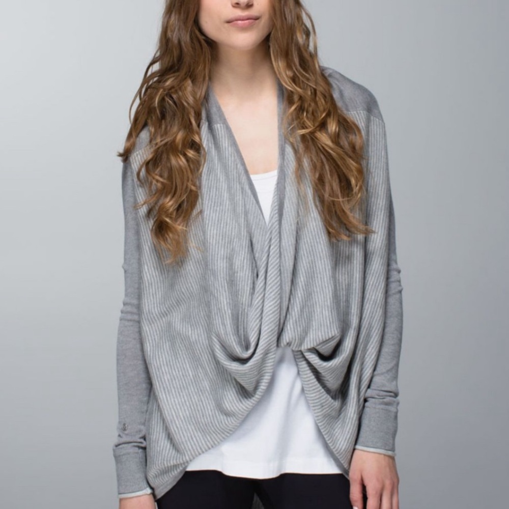 Lululemon Iconic Sweater Wrap Heathered Meduim Gray/ Light Gray size 6 EUC
